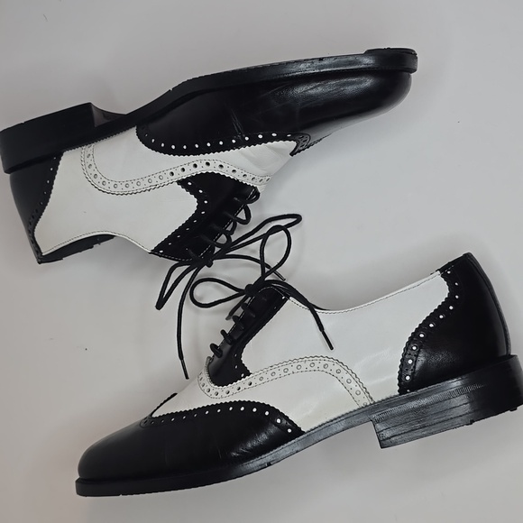 Stacy Adams Black and White Wingtip Brogue Leather Oxfords - Picture 13 of 14